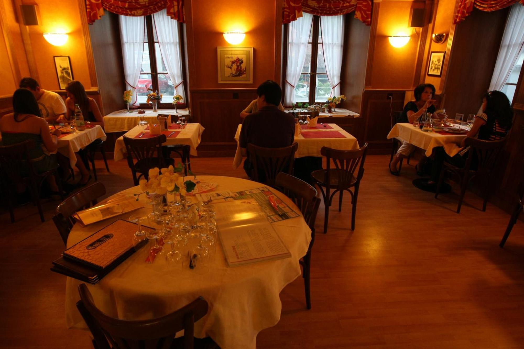 Hotel De L'Ours ヴィトゥブフ エクステリア 写真
