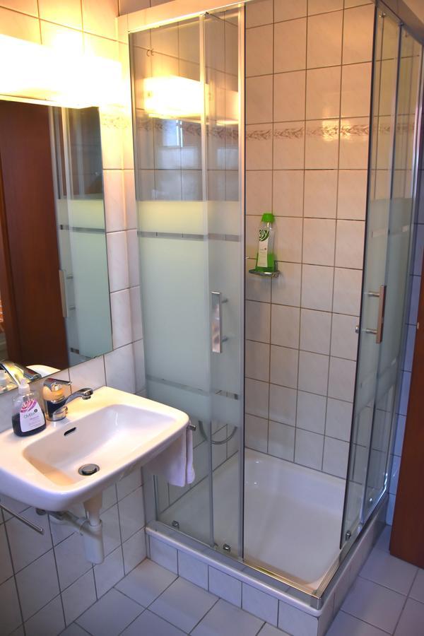 Hotel De L'Ours ヴィトゥブフ エクステリア 写真